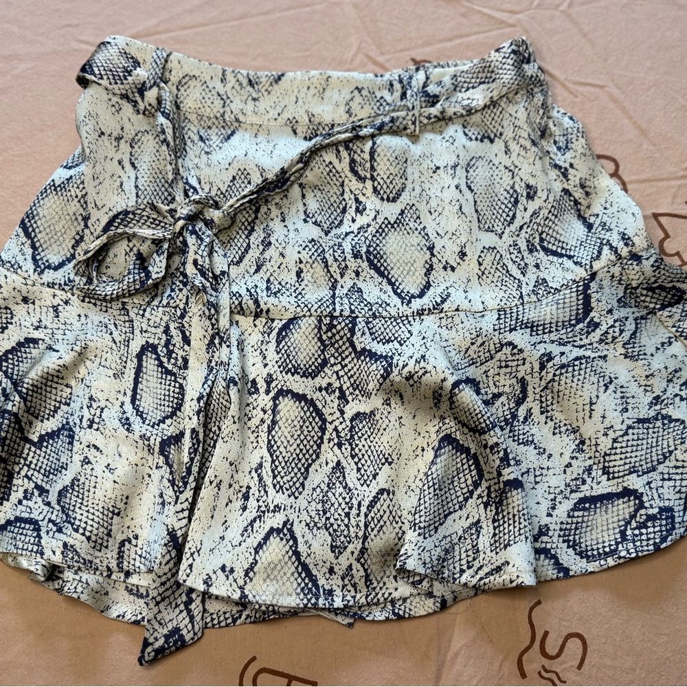 Promesa Navy and Cream Patterned Skirt